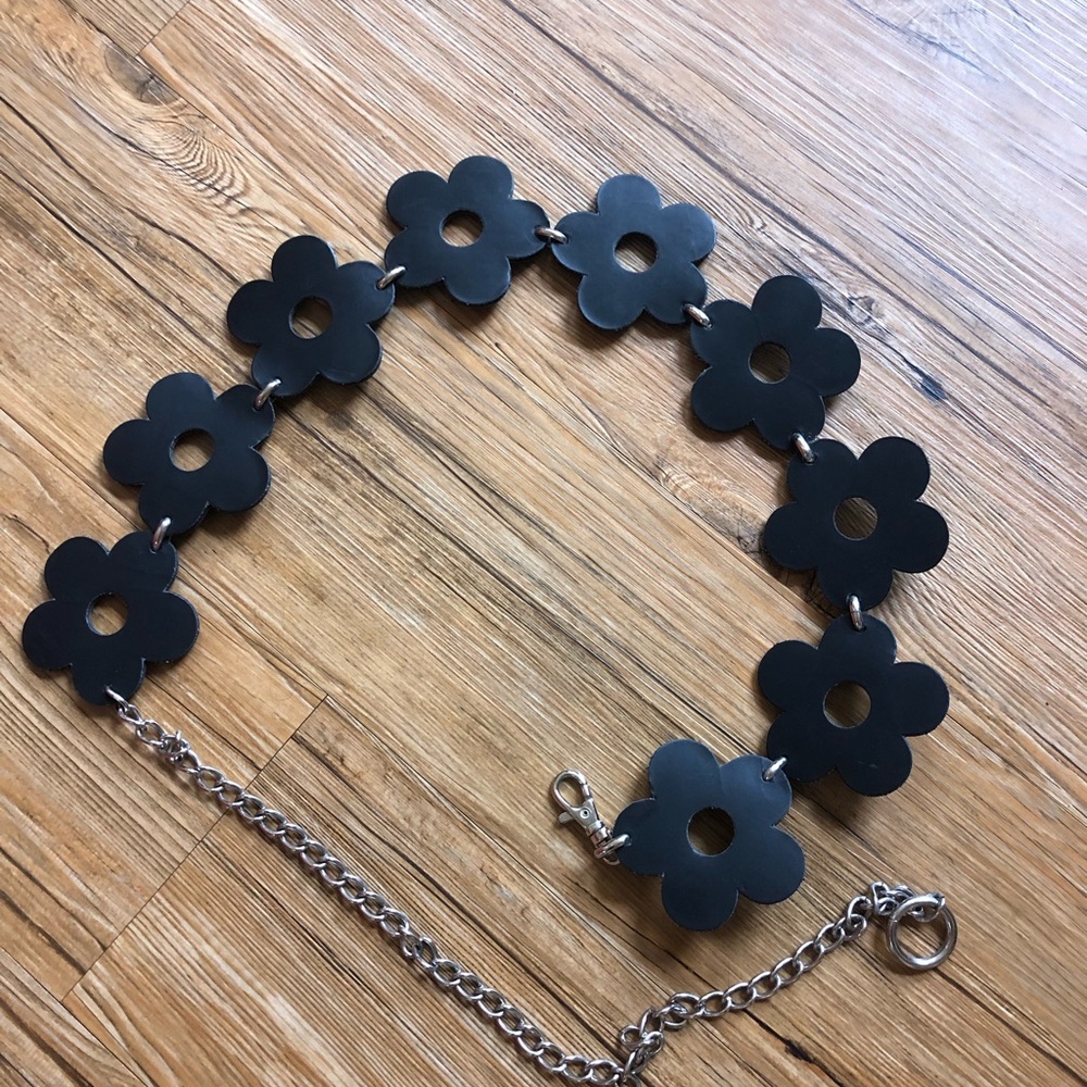Faux Leather Flower Chainlink Belt